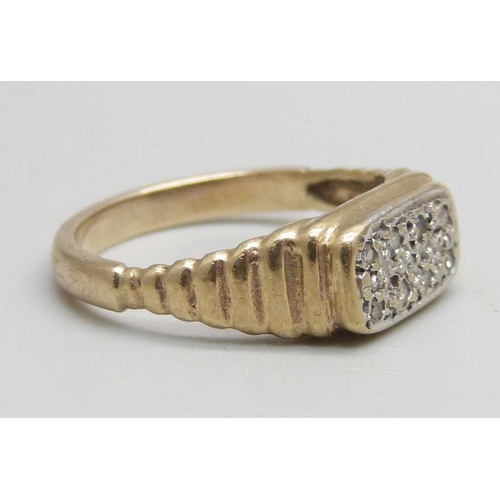 1012 - A 9ct gold and diamond ring, 2.8g, N