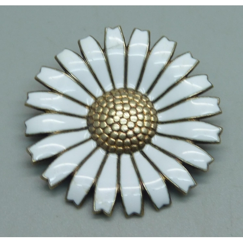 1064 - An Anton Michelsen silver and enamel daisy brooch, marked AM Denmark, 17g, enamel a/f, 4cm