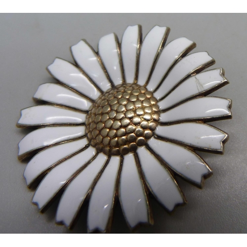 1064 - An Anton Michelsen silver and enamel daisy brooch, marked AM Denmark, 17g, enamel a/f, 4cm