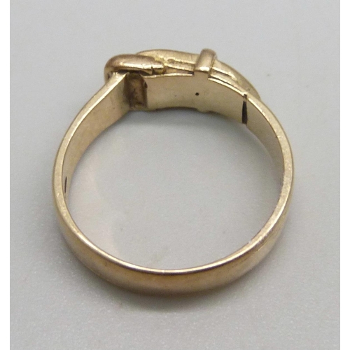 1065 - A 9ct gold buckle ring, 6.3g, U/V