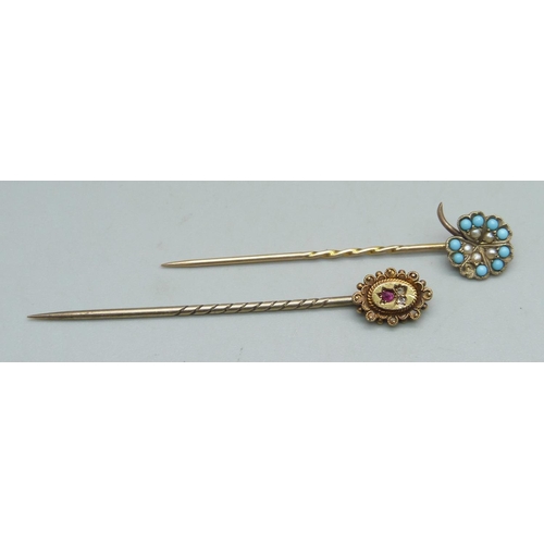 1068 - A 9ct gold stick pin set with turquoise and seed pearls (one stone missing), 1.2g, and a 15ct gold s... 