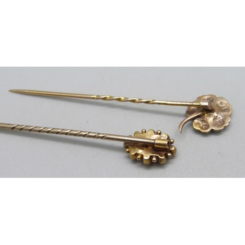 1068 - A 9ct gold stick pin set with turquoise and seed pearls (one stone missing), 1.2g, and a 15ct gold s... 