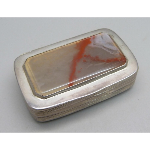 1082 - A James Beebe agate and silver snuff box with reeded sides, London 1834, 6.8 x 4cm, 70g