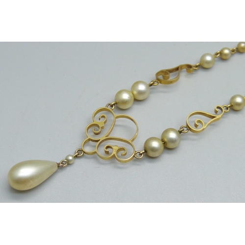 1097 - A 9ct gold and faux pearl necklet, total weight 4.9g, 40cm