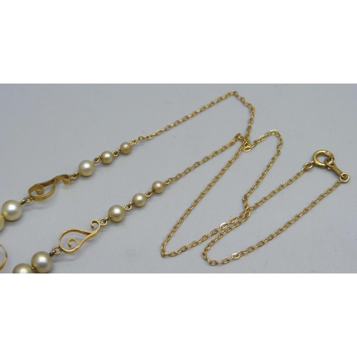 1097 - A 9ct gold and faux pearl necklet, total weight 4.9g, 40cm