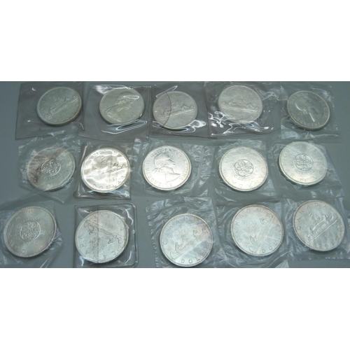 1105 - Fifteen 1960s Canadian dollar coins