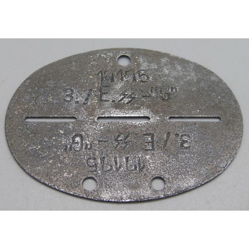 1124 - A WWII German Waffen SS soldier's dog tag