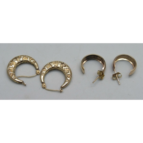 1138 - Two pairs of 9ct gold hoop earrings, 1.6g