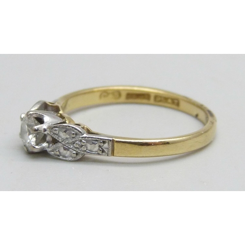 1141 - An 18ct gold and platinum diamond solitaire ring, 2.2g, K