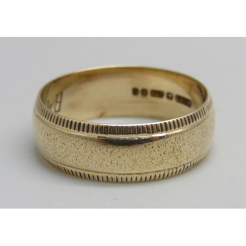 1144 - A 9ct gold wedding ring, 2.5g, K