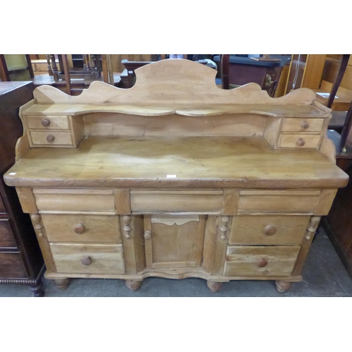 131 - A Victorian Lincolnshire pine dresser