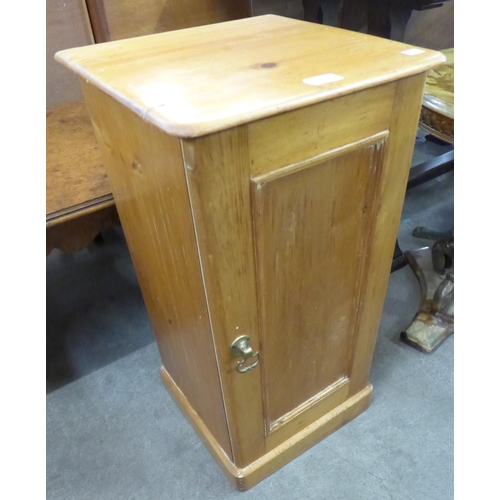 146 - A Victorian pine pot cupboard