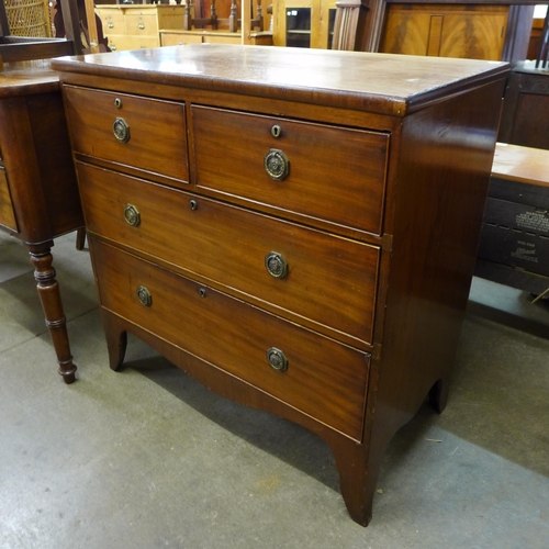 197 - A George III mahogany chest of drawers