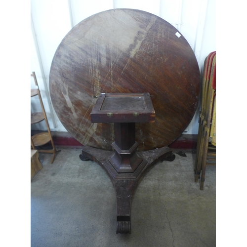 272 - A Victorian mahogany circular tilt-top breakfast table