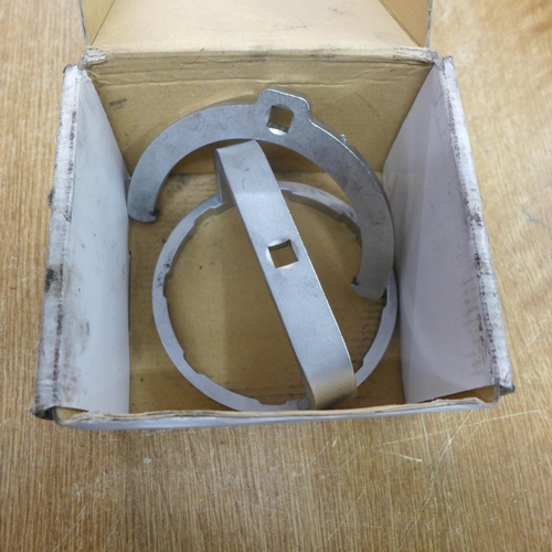 2027 - A Laser (4575) fuel filter wrench
*This lot is subject to VAT