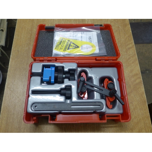 2061 - A Sealey twin cam Ford/Honda setting and locking tool
*This lot is subject to VAT