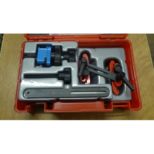 2061 - A Sealey twin cam Ford/Honda setting and locking tool
*This lot is subject to VAT