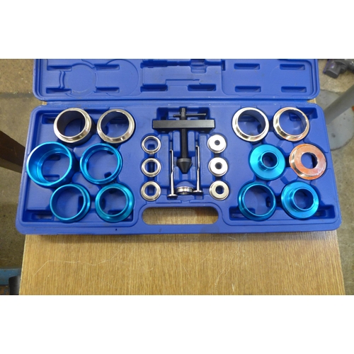 2077 - A Draper oil seal setting kit
*This lot is subject to VAT