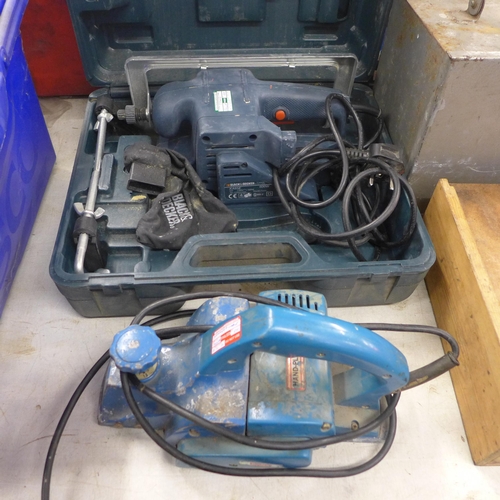 2088 - A Wadkin planer (L1512), 550w and a Black & Decker belt sander (KA85E) - W