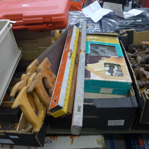 2099 - 3 Boxes of woodworking tools including mainly brace drills