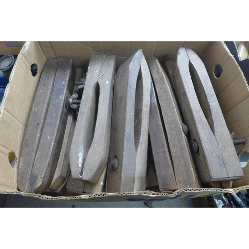 2103 - A box of wooden leg clamps