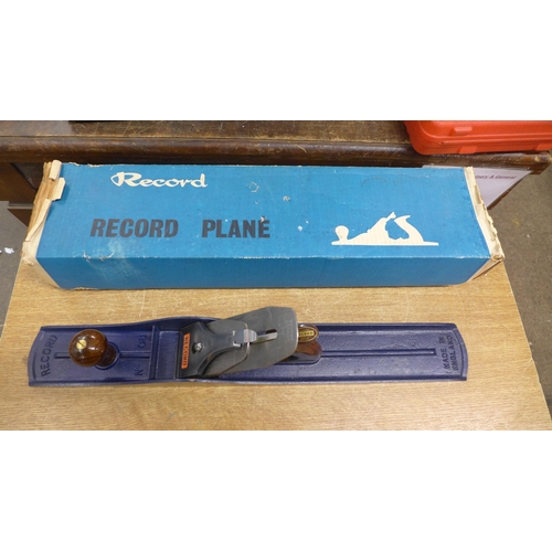 2176 - A Record no.8 smoothing plane in original box - possibly unused