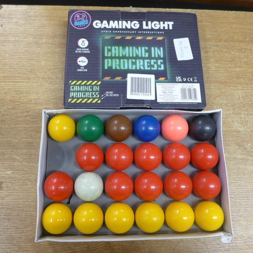 2179 - A gaming light and snooker balls