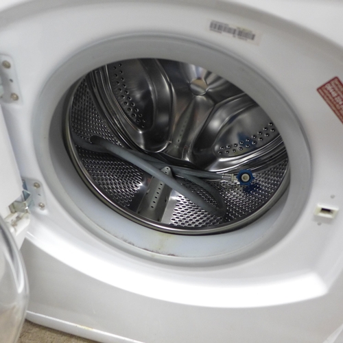 2260 - A Hotpoint (WML520) Aquarius 1200 spin 6kg washing machine