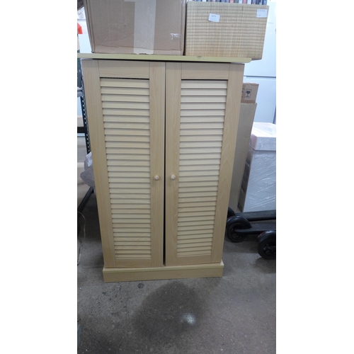 2274 - A Techstyle Victoria beech effect 600 CD/250 DVD multimedia storage cabinet and a large quantity of ... 