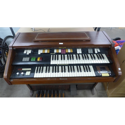 2279 - A Hammond electric piano organ