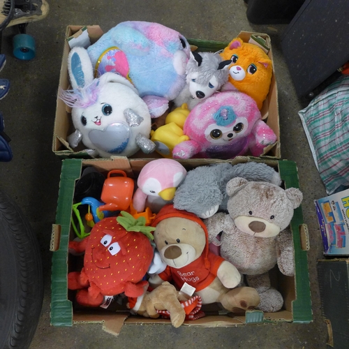 2458 - 2 Crates of stuffed toys