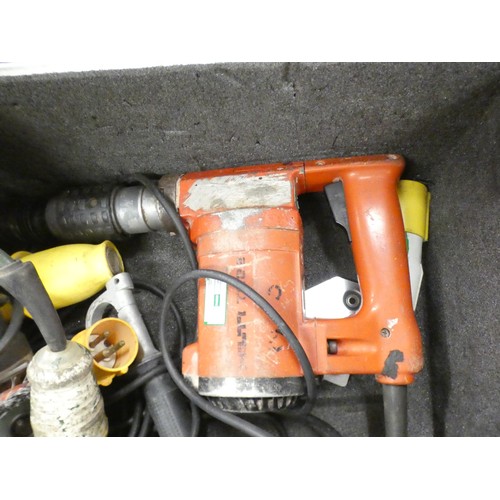 2092 - A Hilti TE22 110v SDS hammer and a Bosch grinder