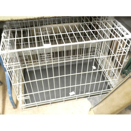 2474 - A metal dog cage