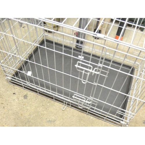 2474 - A metal dog cage