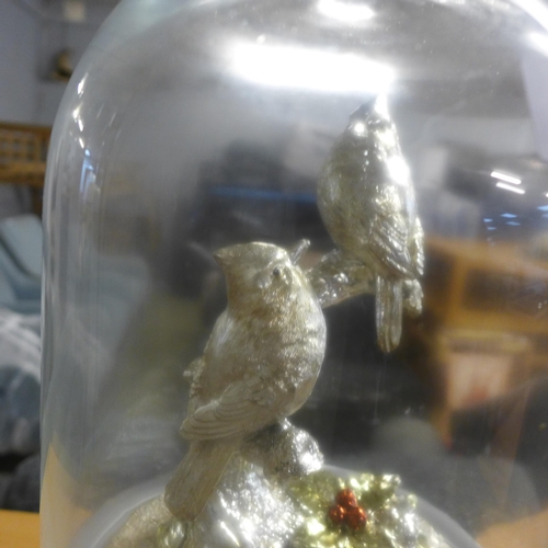 1583 - A Christmas themed decorative terrarium