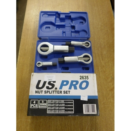 2042 - A US pro 9-36 mm nut splitter set
*This lot is subject to VAT