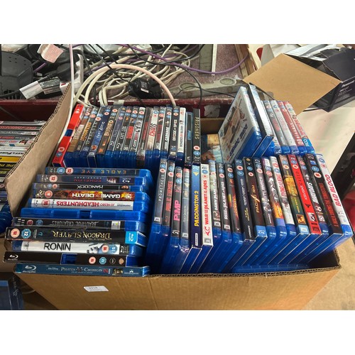 2214 - Approx. 200 Blu-Ray discs