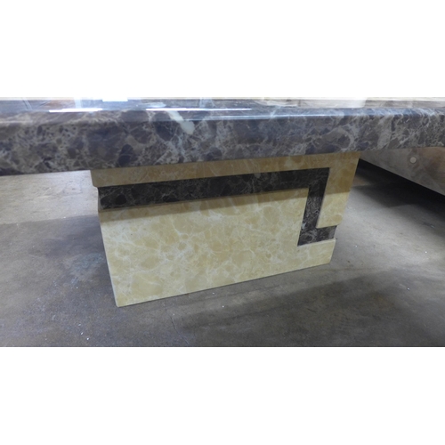 1382 - A marble effect coffee table