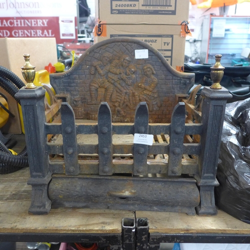 2441 - A cast iron fire grate