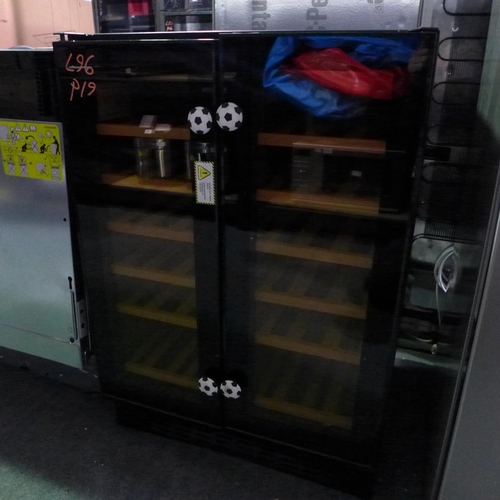 3128 - Viceroy 60cm Undercounter 2-Door Wine Cooler - Model: WRWC60DDBKED H870xW595xD568  Original RRP £582... 