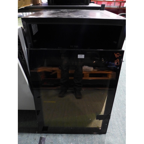 3138 - Viceroy 60cm Undercounter Wine Cooler - Missing Shelves/Damaged Door - Model: WRWC60BKED, H870xW595x... 