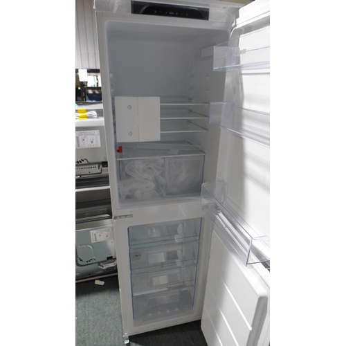 3141 - Zanussi 50/50 Fridge Freezer - Dinted Back - Model: ZNNN18FS5