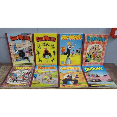 1164 - Oor Wullie and The Broons Scottish books and annuals **PLEASE NOTE THIS LOT IS NOT ELIGIBLE FOR POST... 