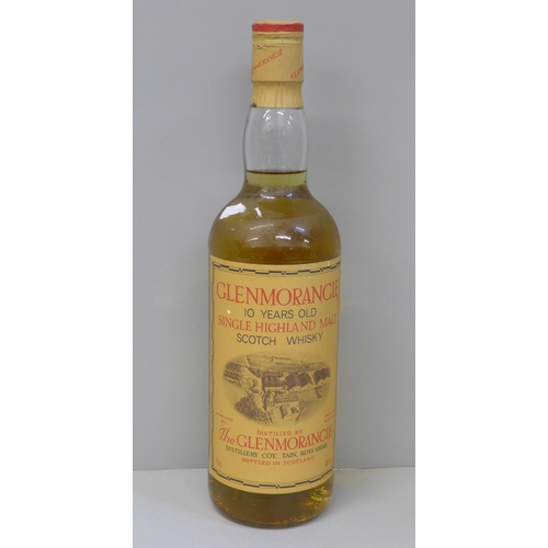 618 - A bottle of 10 Years Old Glenmorangie single Highland malt whisky, bottled in 1980s