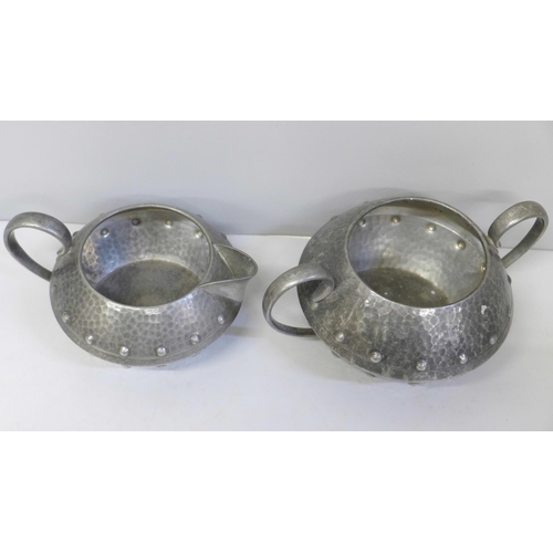 625 - A Homeland hammered pewter cream and sugar