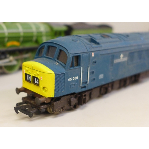 627 - Six OO gauge locomotives including Mainline and two tenders