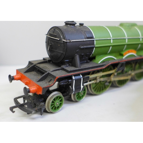 627 - Six OO gauge locomotives including Mainline and two tenders