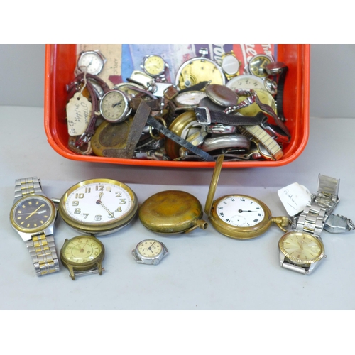 637 - A collection of pocket watch and wristwatch movements and cases, for spares/repair