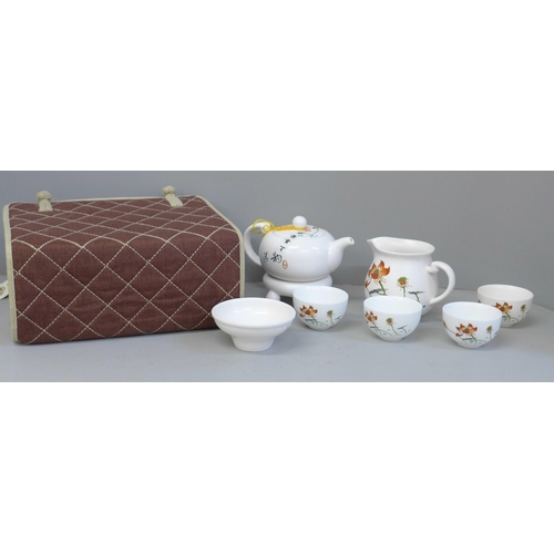 641 - A boxed Chinese teaset