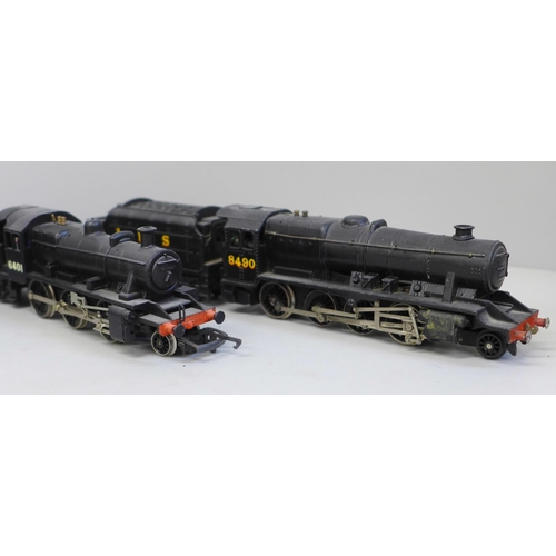 642 - Five OO gauge locomotives and three tenders including Hornby